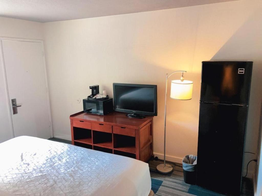 サンタクララ Super 8 By Wyndham San Jose Airportモーテル エクステリア 写真