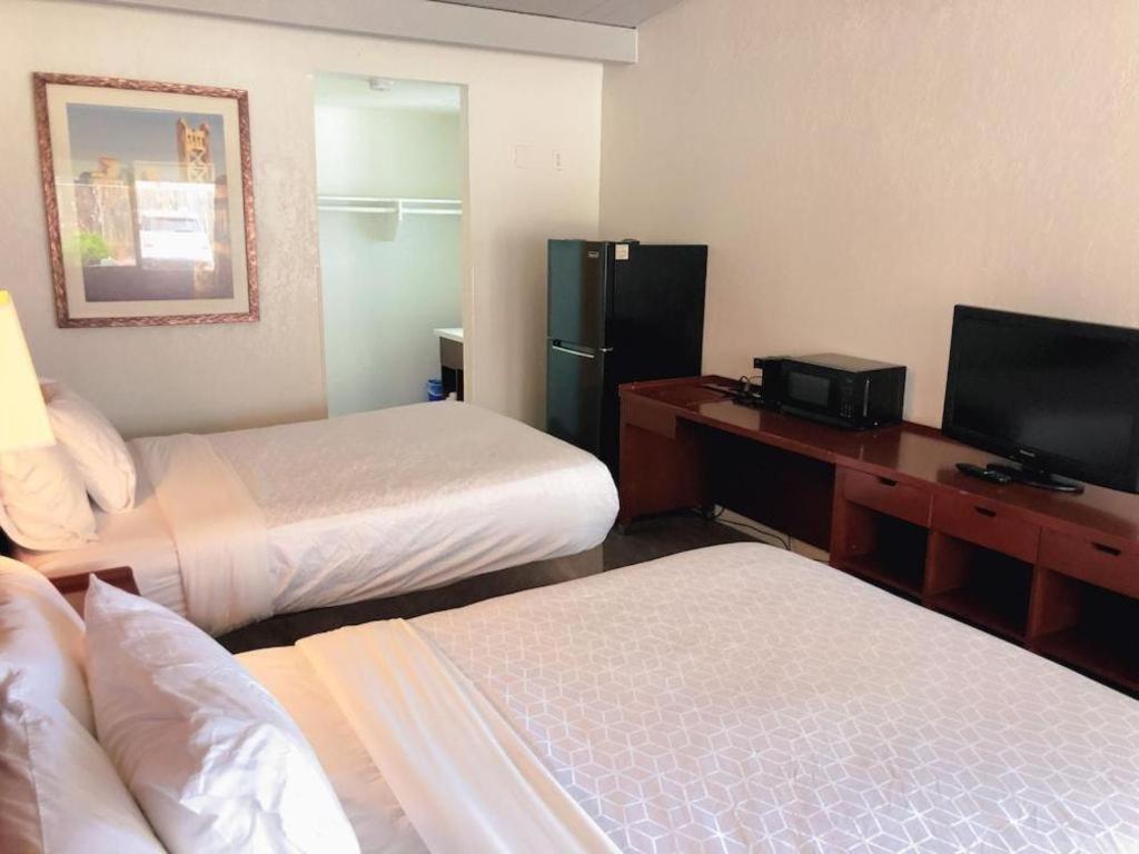 サンタクララ Super 8 By Wyndham San Jose Airportモーテル エクステリア 写真